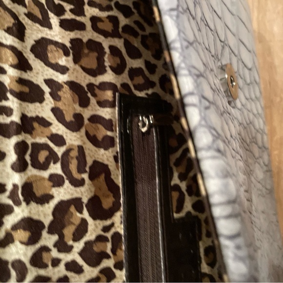 BISOUS Animal Skin Leopard Lined Clutch cocktail Dressy Boho Festival - Picture 4 of 8